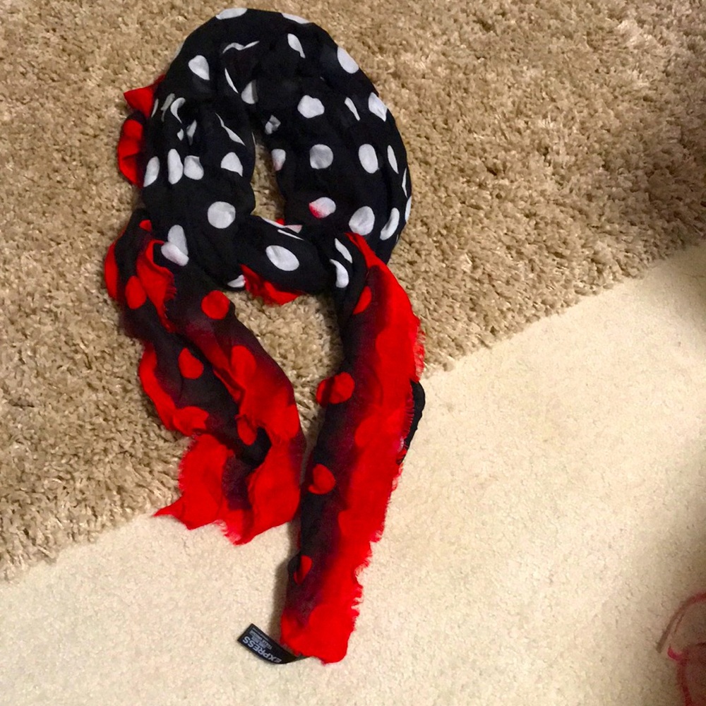 Square Scarf - Picture 1 of 2